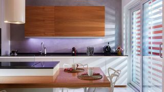 Cucina moderna isola legno villa Roma Casal Palocco