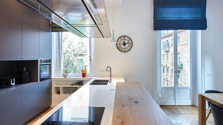 Cucina luminosa con finestra - Ristrutturazione Parioli Roma